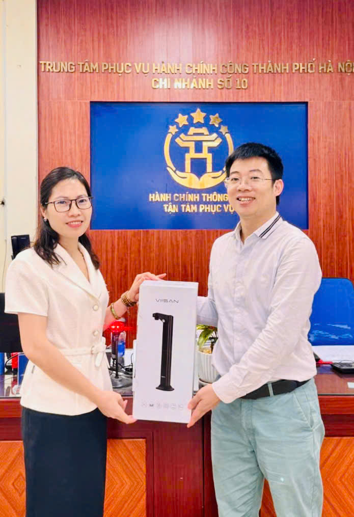 VIETBIS trao tặng máy scan chuyên dụng cho Trạm số hóa